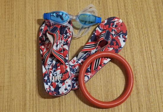 Badelatschen, Schwimmbrille, Tauchring, Schwimmverein